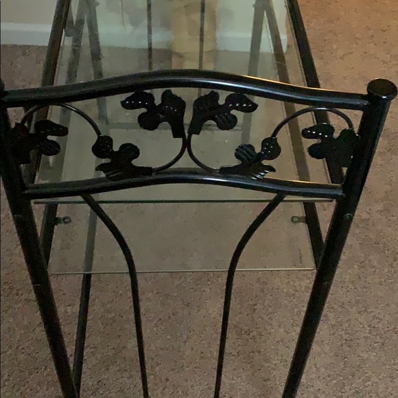 Vanity - Picture 2 of 4